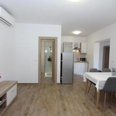 Apartments Eni Rovinj Exterior photo