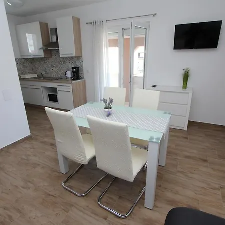 Apartments Eni Rovinj Exterior photo
