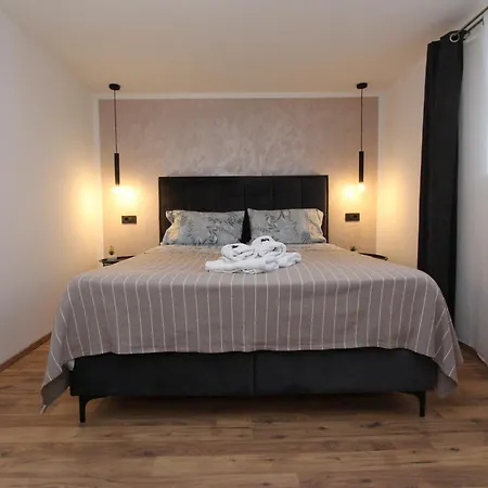 Apartments Eni Rovinj Exterior photo