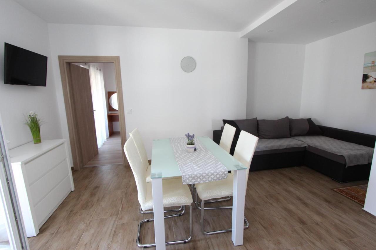 Eni Apartment *