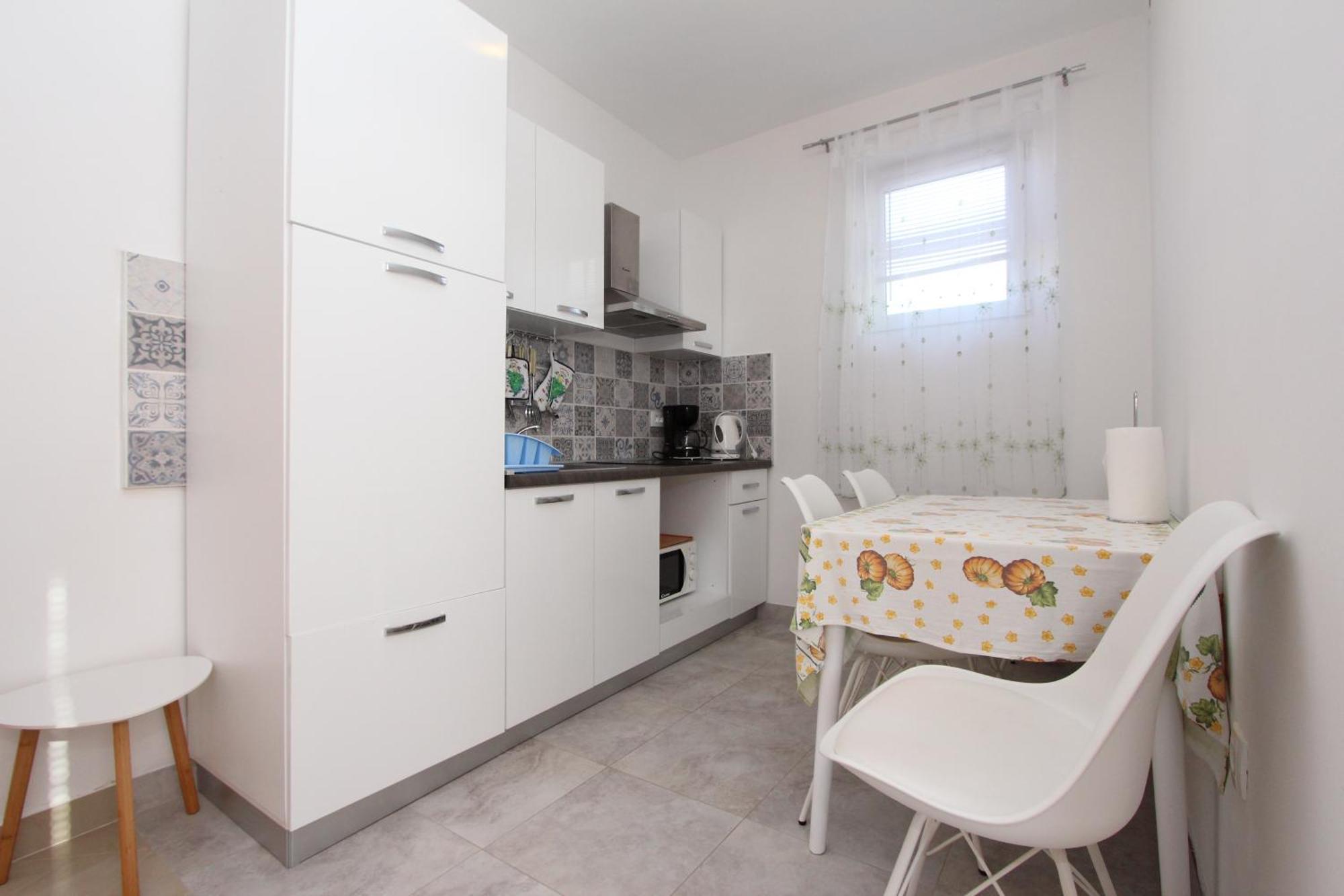 Eni Apartment *
