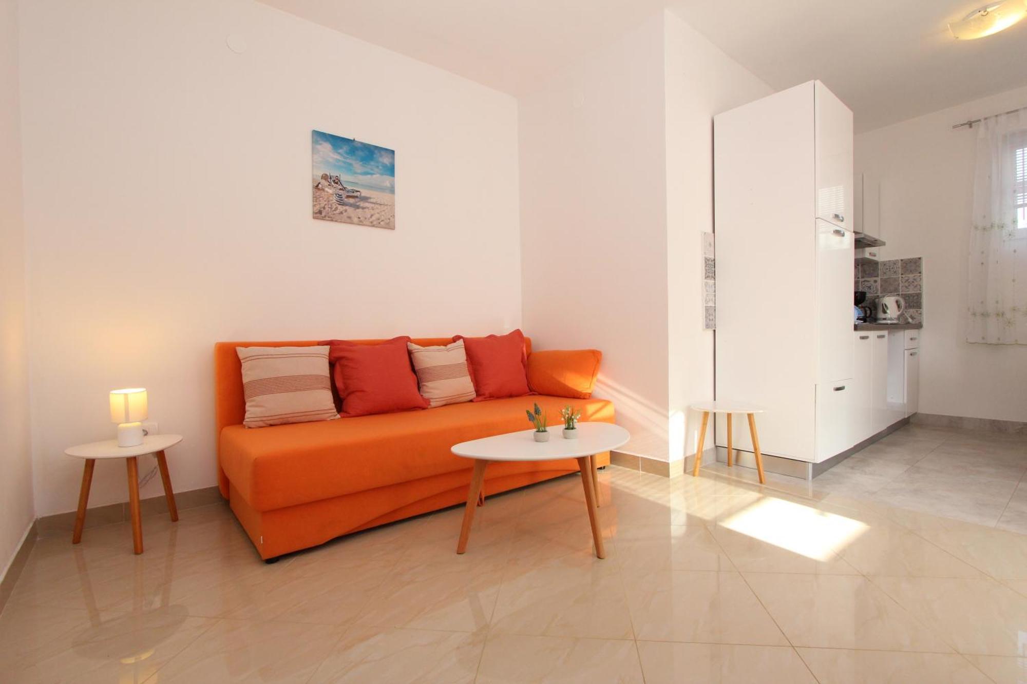 Eni Apartment *